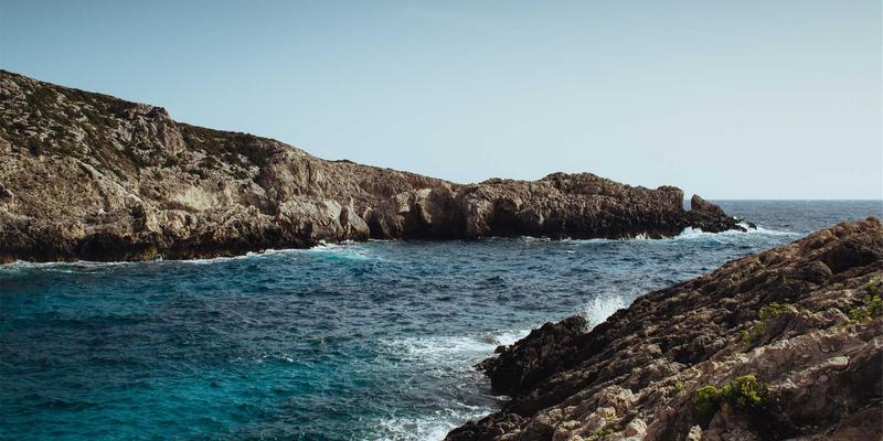 从门窗幕墙到动力核心：工业铝材如何重塑新能源汽车电池托盘与结构件